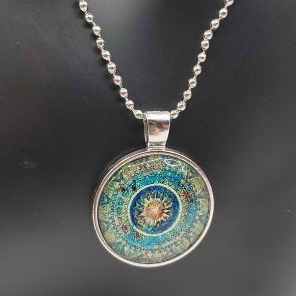 NEW MEDIALION 4PC FASHION JEWELRY SET - Picture 3 of 8